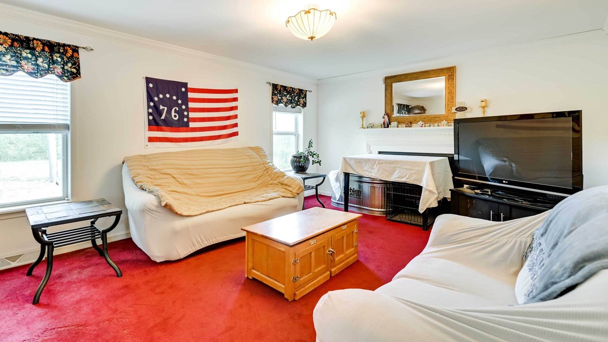 Ballston Spa House | Woodsy Ballston Spa Home: 4 Mi to State Park!