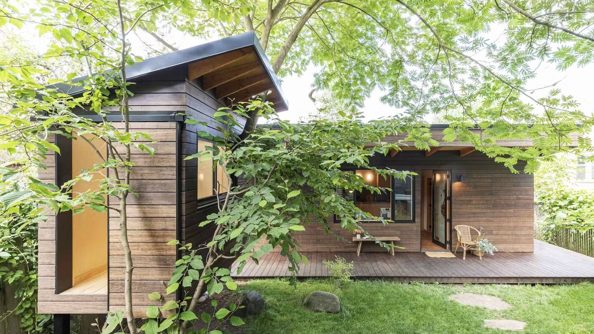 Eliot Cabin | Woodsy minimal backyard micro home Close in NE Portland with lux detailing