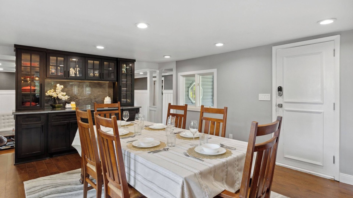 White Bear Lake House | Woodsy Retreat: Chef's Kitchen, Dance Room & Gym