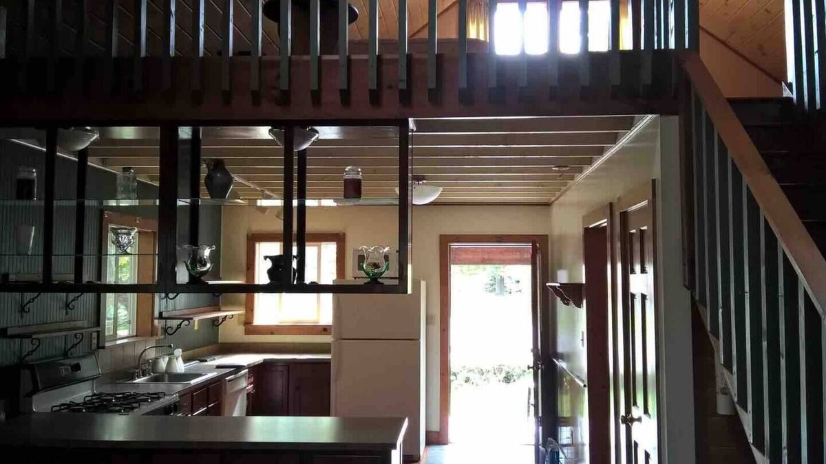 Cooperstown Ski Chalet | Woodview Chalet- 2 Miles to CDP!- POOL-Sleeps 9