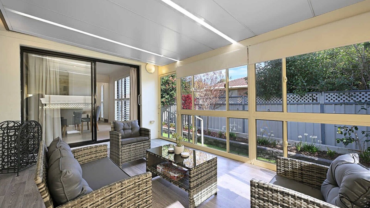Orange Apartment | Woodward Villa - 2 Bed 2 Bath, CBD