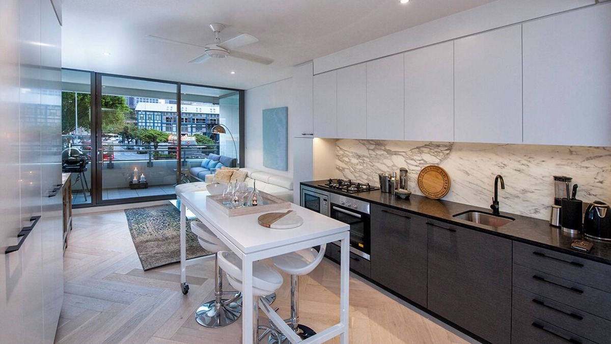 Woolloomooloo Apartment | Woolloomooloo - WMLOO - Cowper Wharf Road - Stylish Studio with Balcony, BBQ Parking by Woolloomooloo Wharf