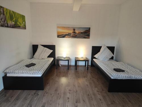 Selfkant Apartment | Work and Stay Selfkant Ganzes Haus 10 Zimmer, 18 Betten,5 Badezimmer,2 Küchen, Terrasse, 380 Qm, 3 Etagen
