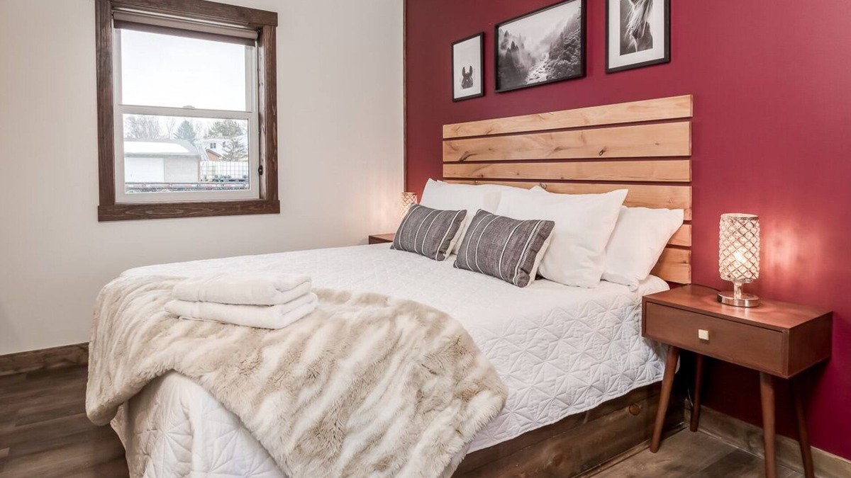 Prescott Hotel | Work & Dine | Free Parking | Simple Comfort