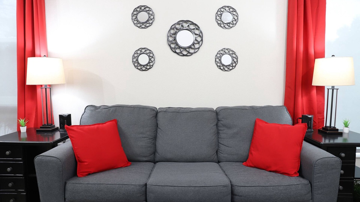 Kingfield Apartment | Work From Here#Office and Weights Area#Fast WiFi#King Bed#Roku TVs#Keurig+Coffee
