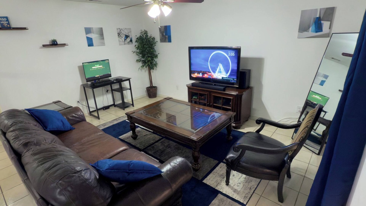 McAllen Apartment | Work or Relax/Convention center