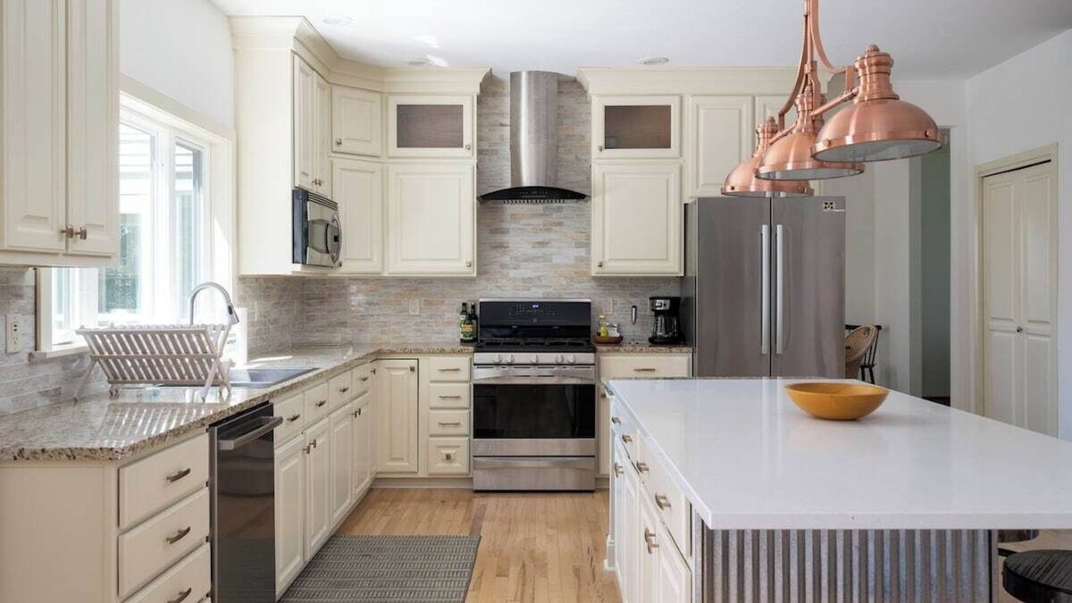 Holland Villa | Work Stay Play Holiday Home in Holland near Lake Michigan