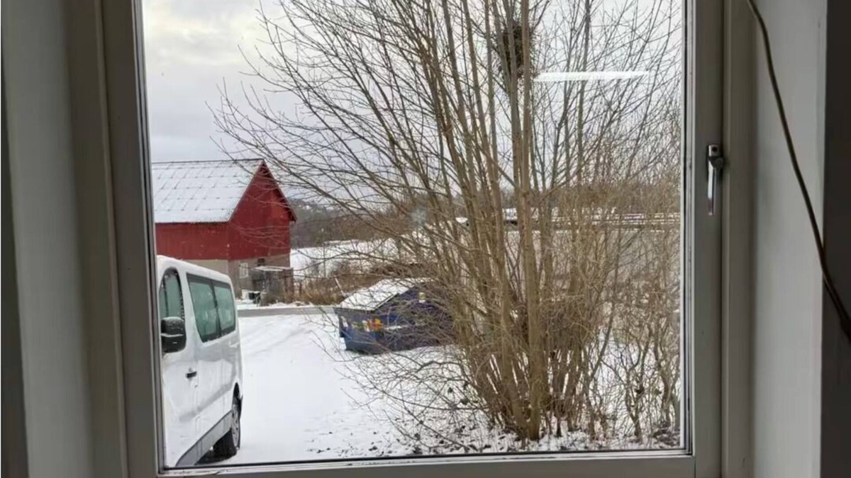 Save Apartment | Workers - 5BR - 1bath - Säve - Parking lot