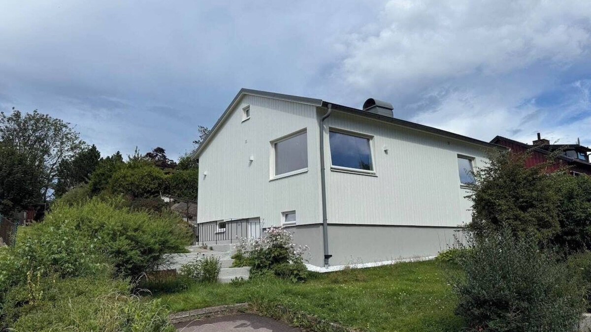 Hisings Backa House | Workers Home - 5 BR - 8 Beds - 2 Bath - All Inc