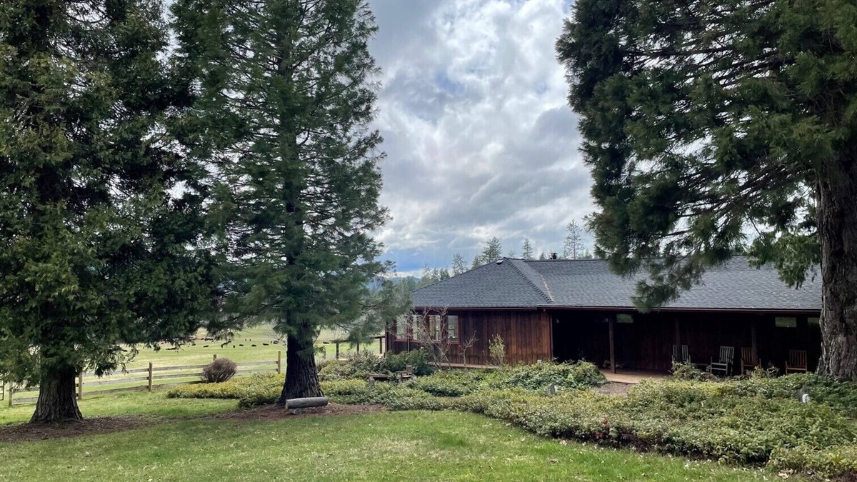 Butte Falls House | working cattle ranch 1 hour from Crater Lake National Park