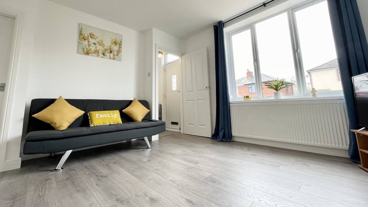 Worksop House | Worksop Newly Refurbished 3-Bedroom House