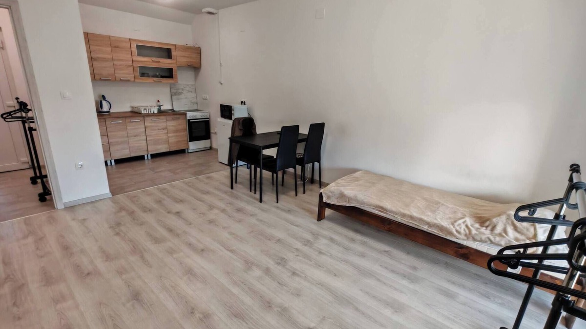 Kecskemet Apartment | WorkStay Apartment – Modern Comfort with Private Parking, Near City Amenities