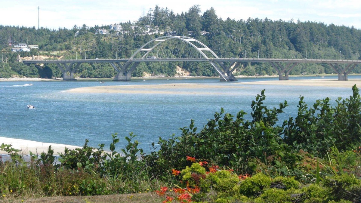 Waldport House | World Class Ocean, Bay, and Bridge Views! Ocean Front on a bluff.