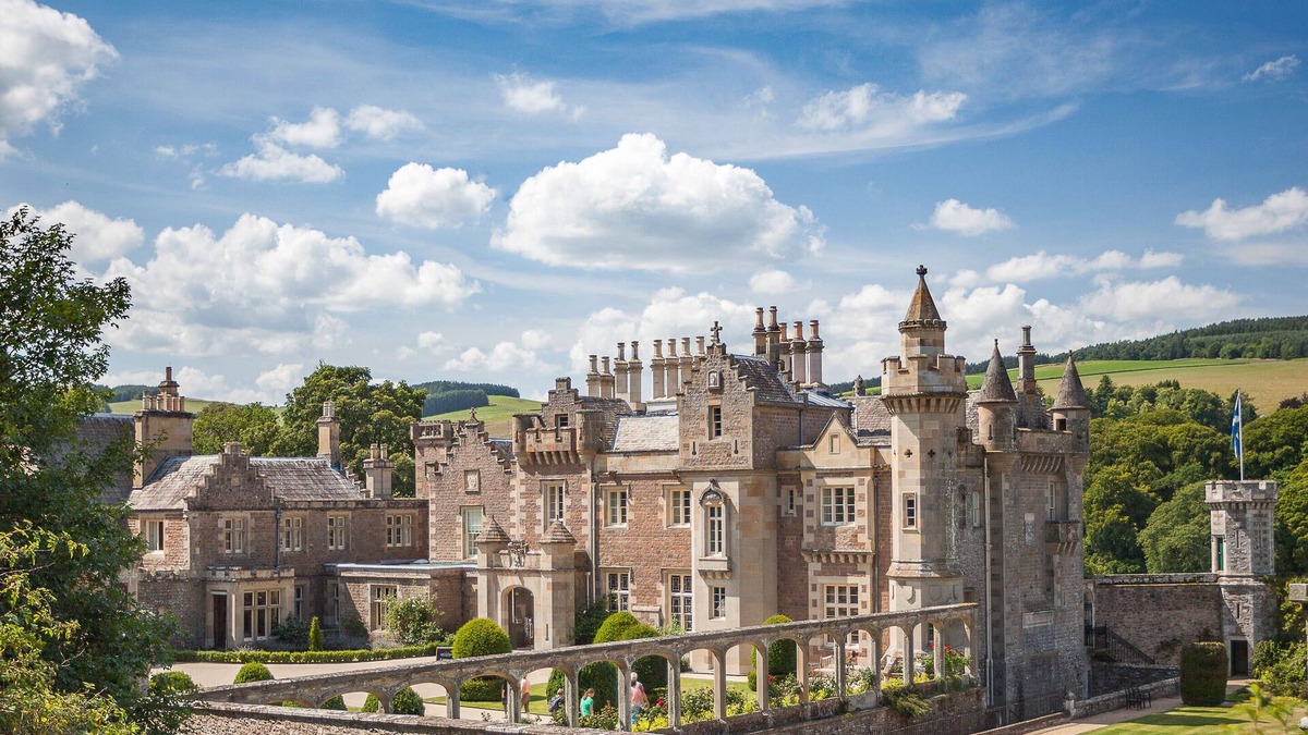 Melrose House | World famous house in the beautiful Scottish Borders