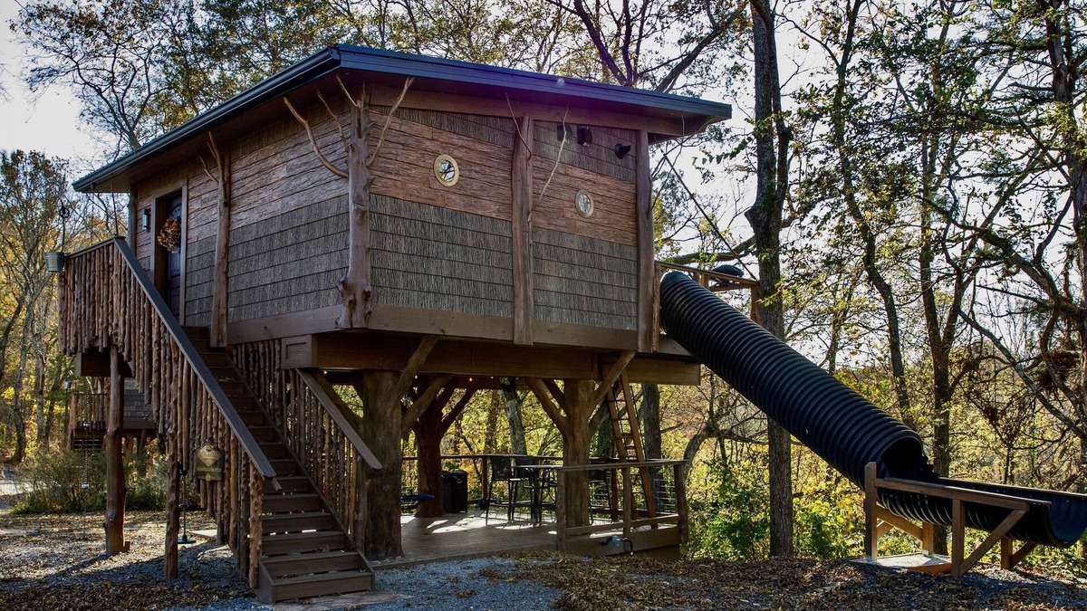 Sevierville Cabin | 🐿World's First Interactive Treehouse Resort! Squirrels Gone Wild🐿