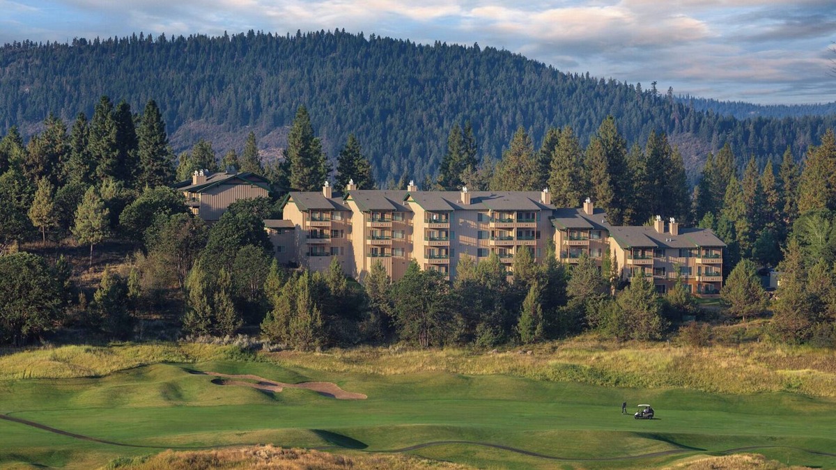 Klamath Falls Condo | WorldMark Running Y 2br suite friday check-In