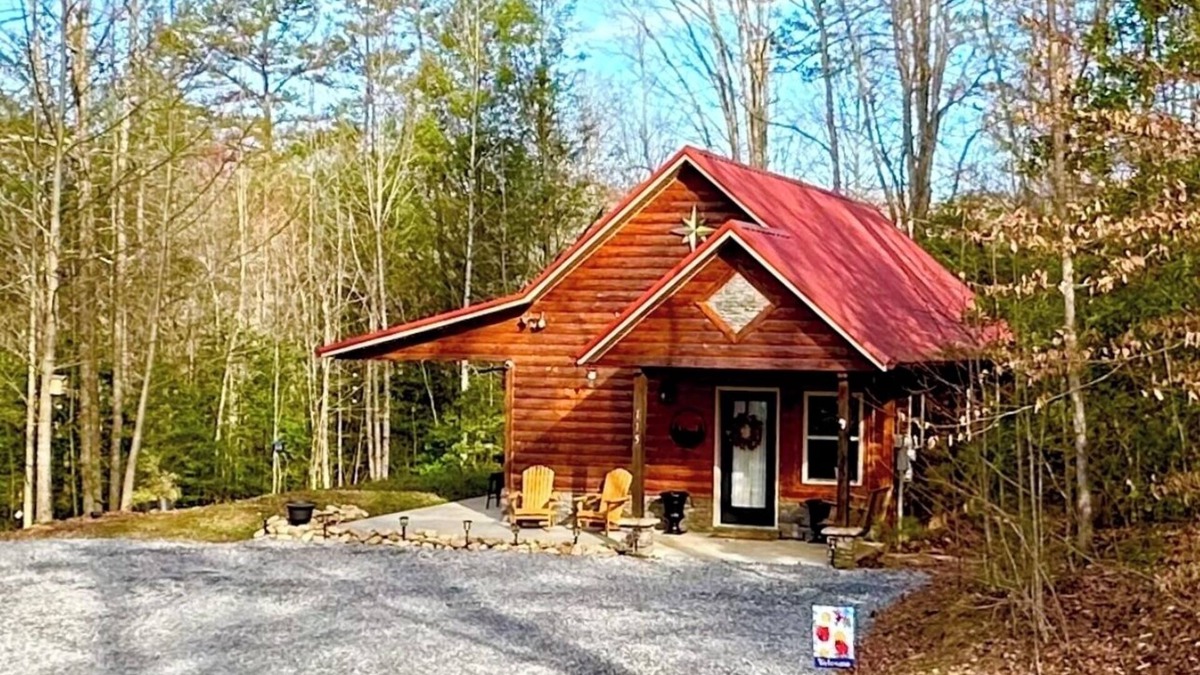 Murphy Cabin | WOW! Beautiful Modern Mountain Cabin- Cozy-Peaceful-Secluded-Fire Pit-Wifi-Pets