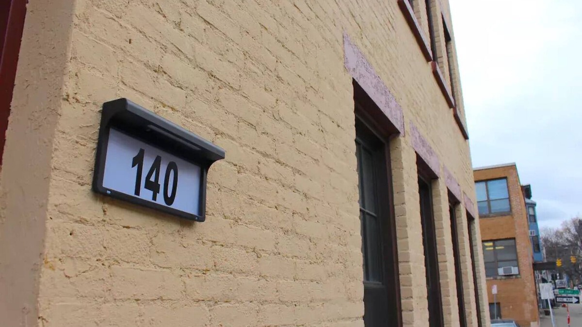 Downtown Albany Apartment | WOW ★ Bright Apt ★ PRIME downtown Walk Everywhere