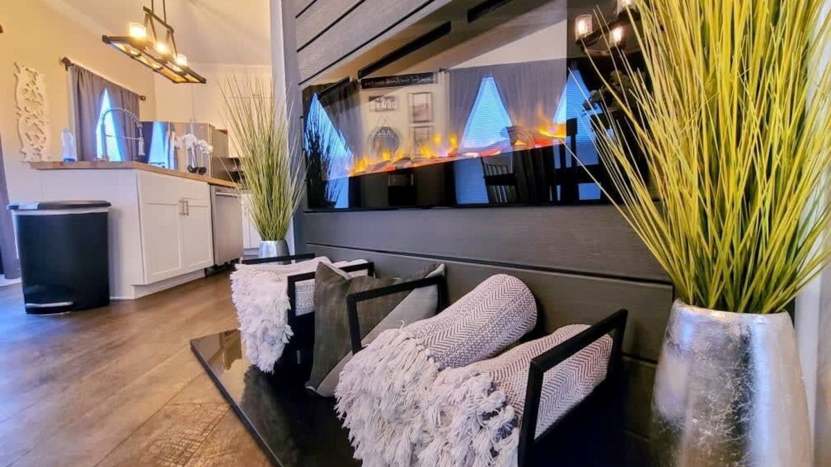 Vine House | Wow! - Downtown Kalamazoo - 3rd Floor Arcade!