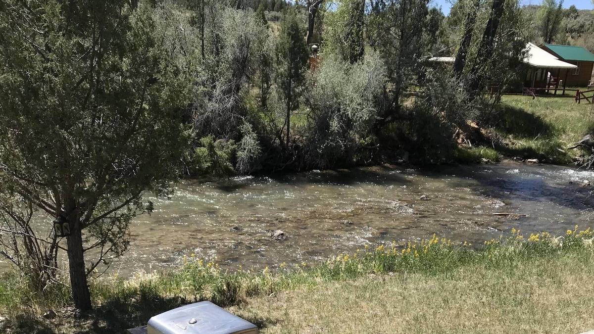 Hatch House | WOW! LUXURY RIVERFRONT HOME PET FRIENDLY BRYCE/ZION,RAFTING,FISHING,HIKING