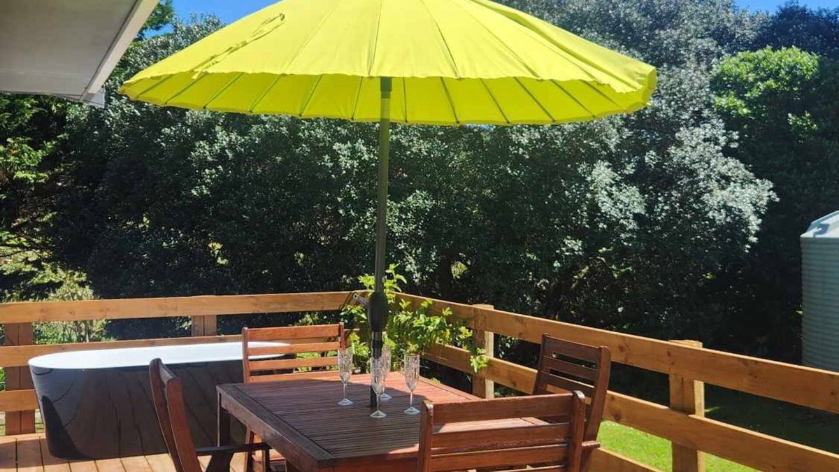 Matauri Bay House | Wow! Only a 2min walk to one of the most beautiful beaches in the tropical north