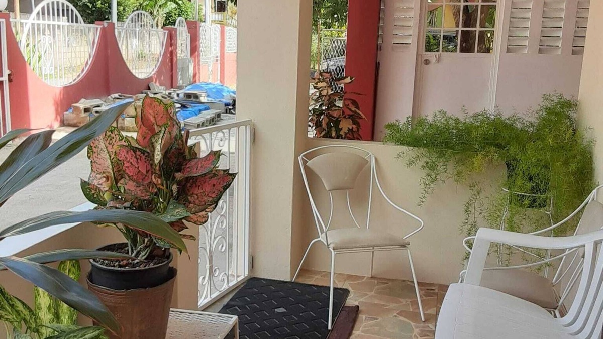 San Juan Apartment | WOWnCharming 1-bedroom apartment in San Juan with WiFi, AC