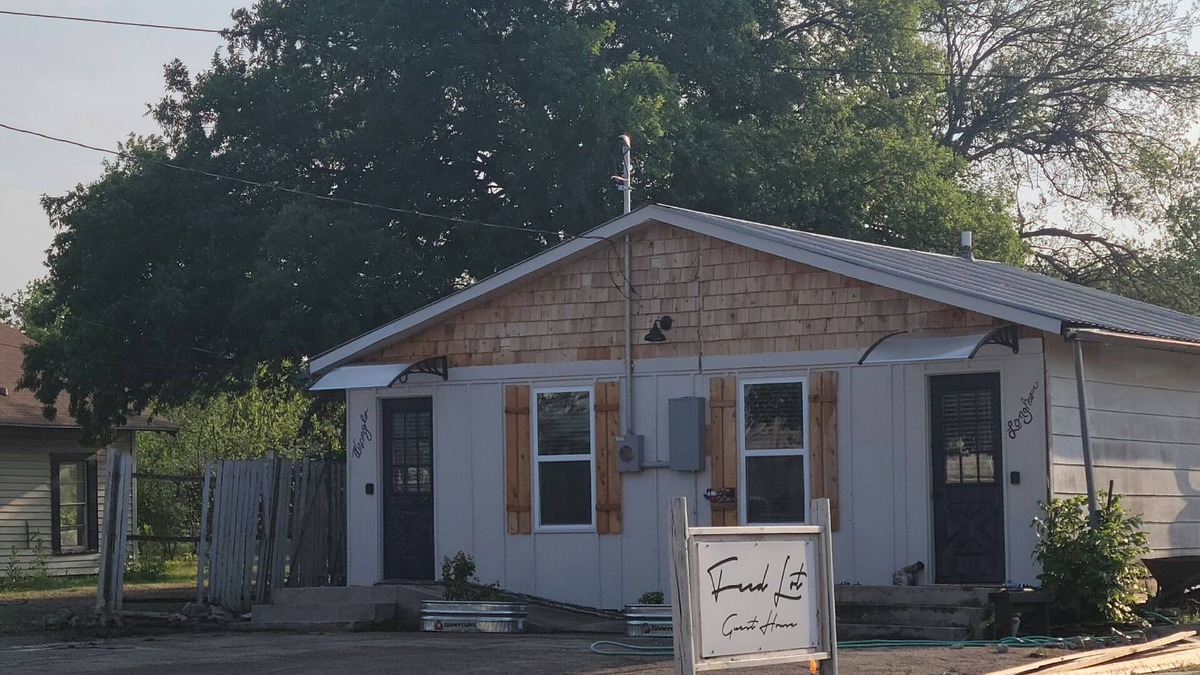 Coleman House | Wrangler Suite At the Feed Lot Guesthouse