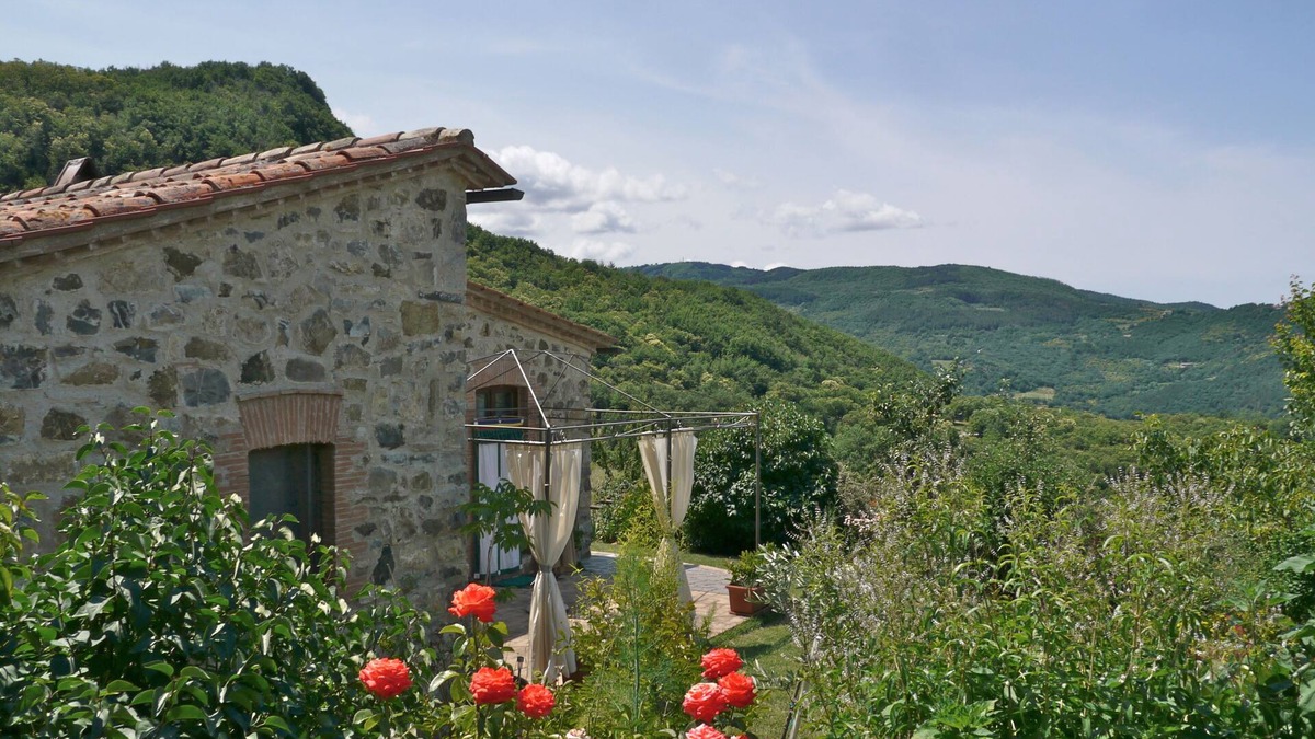 Arcidosso Cottage | wrapped in the scent of Mediterranean flowers and herbs