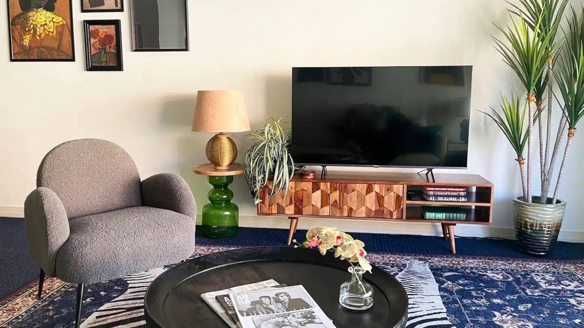 Adelaide Central Business District Apartment | Wrens Nest City Centre Chic. 2min Walk to Restaurants, Shops & Rymill Park