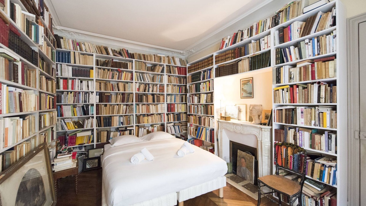 Quartier de Rochechouart Apartment | Writer's Nest, by Veeve