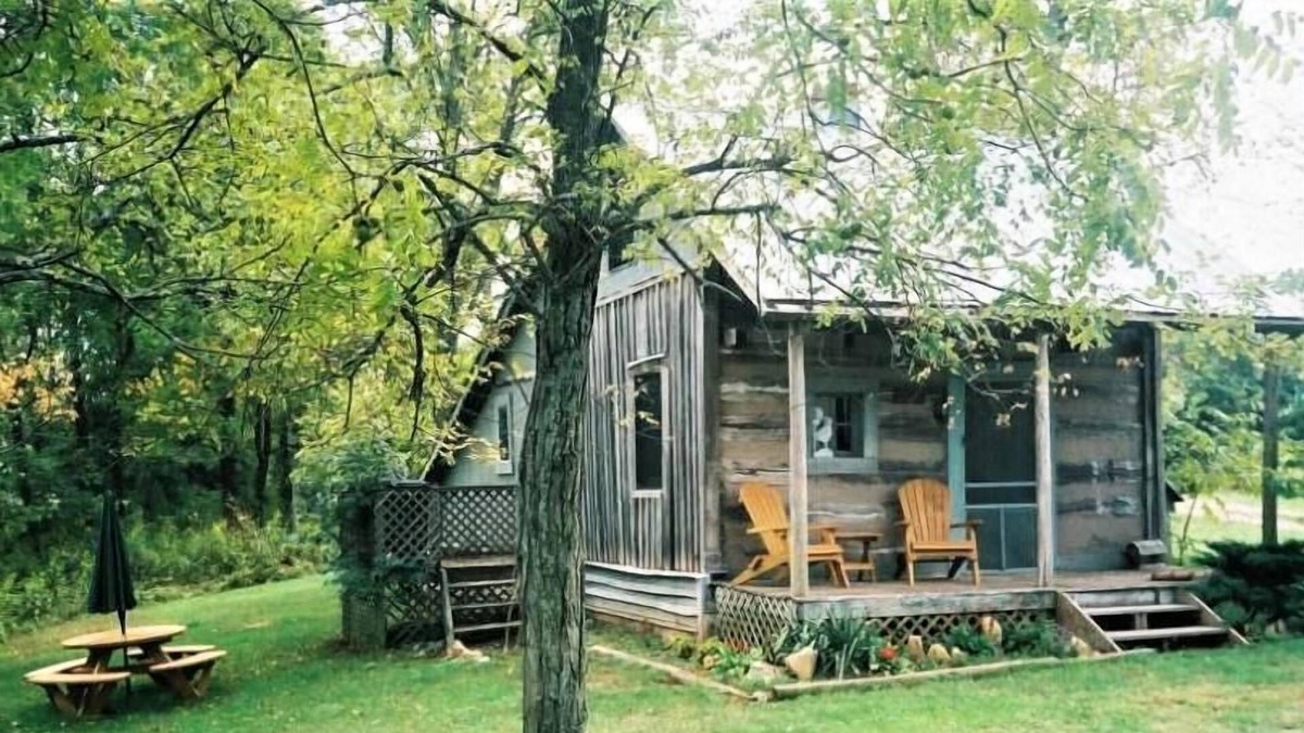 Lexington Cabin | Writer's Retreat on Shenandoah Farm