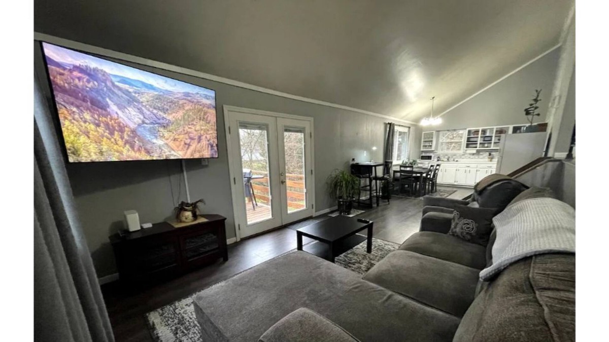 Morgantown House | WVU Football, Ruby Memorial