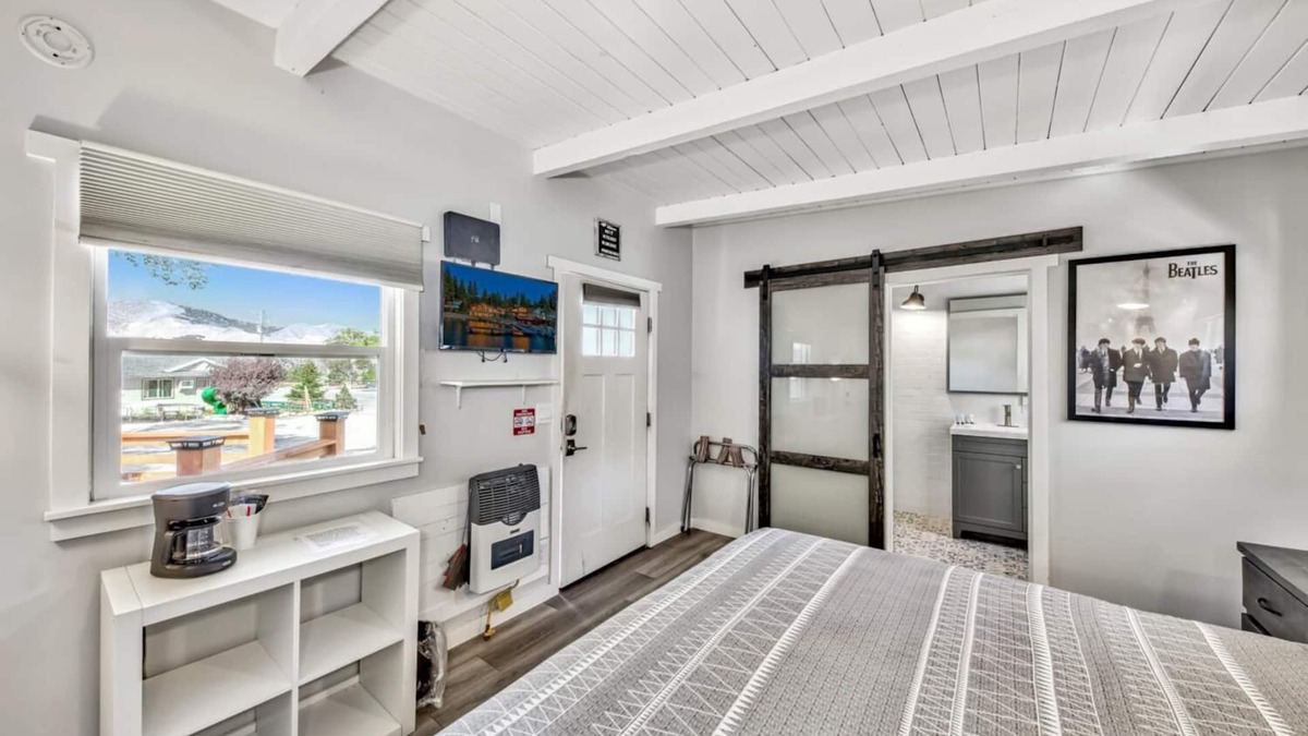 Walker Hotel | WWM 8 · 8 Fresh Air, Beautiful Views, Friendly Place WWM