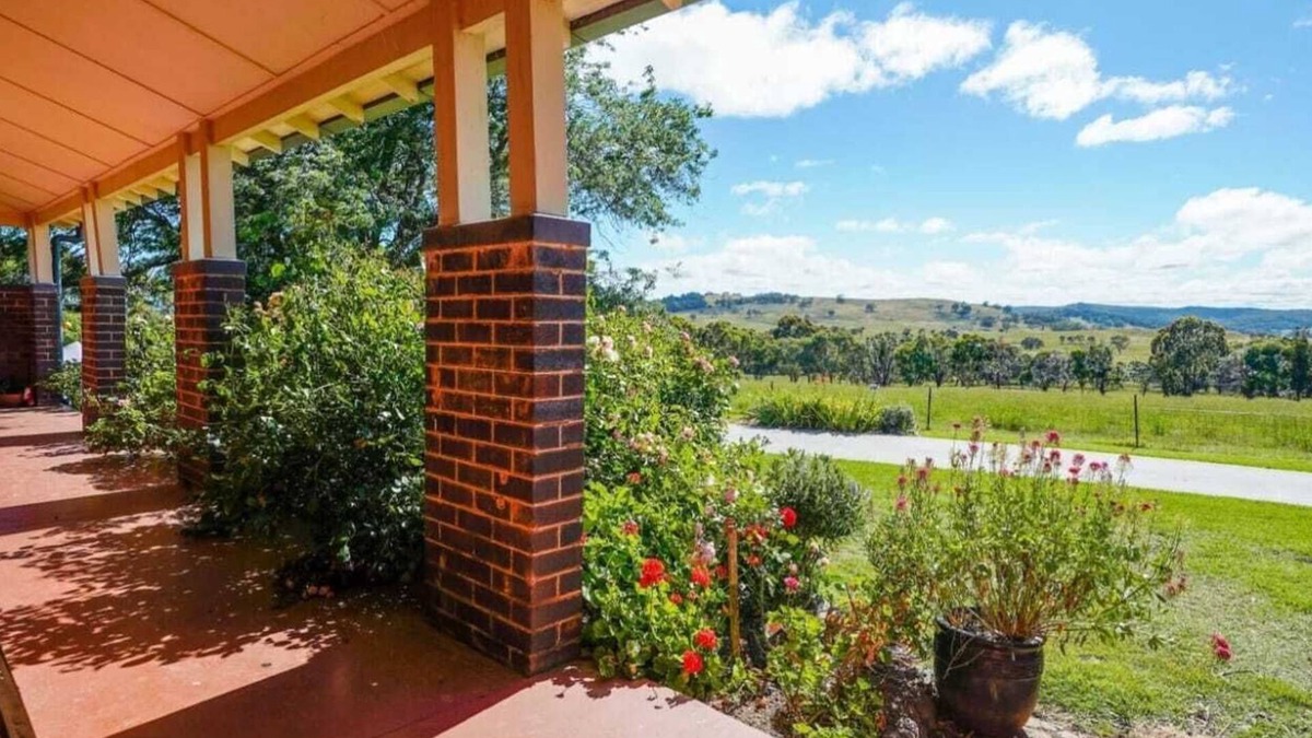 Orange House | 'Wyelba' - Peaceful Countryside Getaway, Sleeps 6