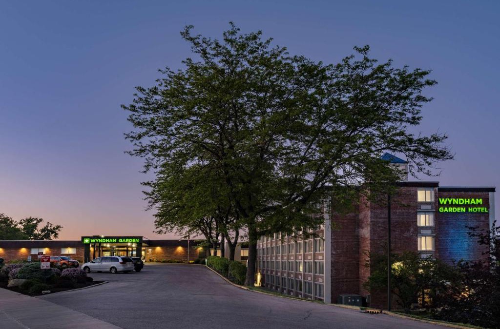Downtown Kenosha Hotel | Wyndham Garden Kenosha Harborside
