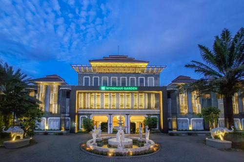 Banjarasri Hotel | Wyndham Garden Yogyakarta Hotel Conference & Action Park