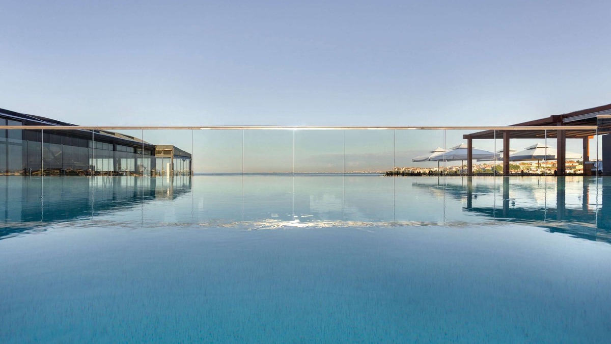 Fenerbahce Hotel | Wyndham Grand Istanbul Kalamis Marina Hotel