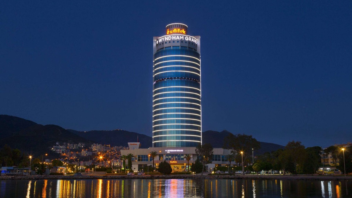 Balcova Hotel | Wyndham Grand Izmir Ozdilek Thermal & Spa