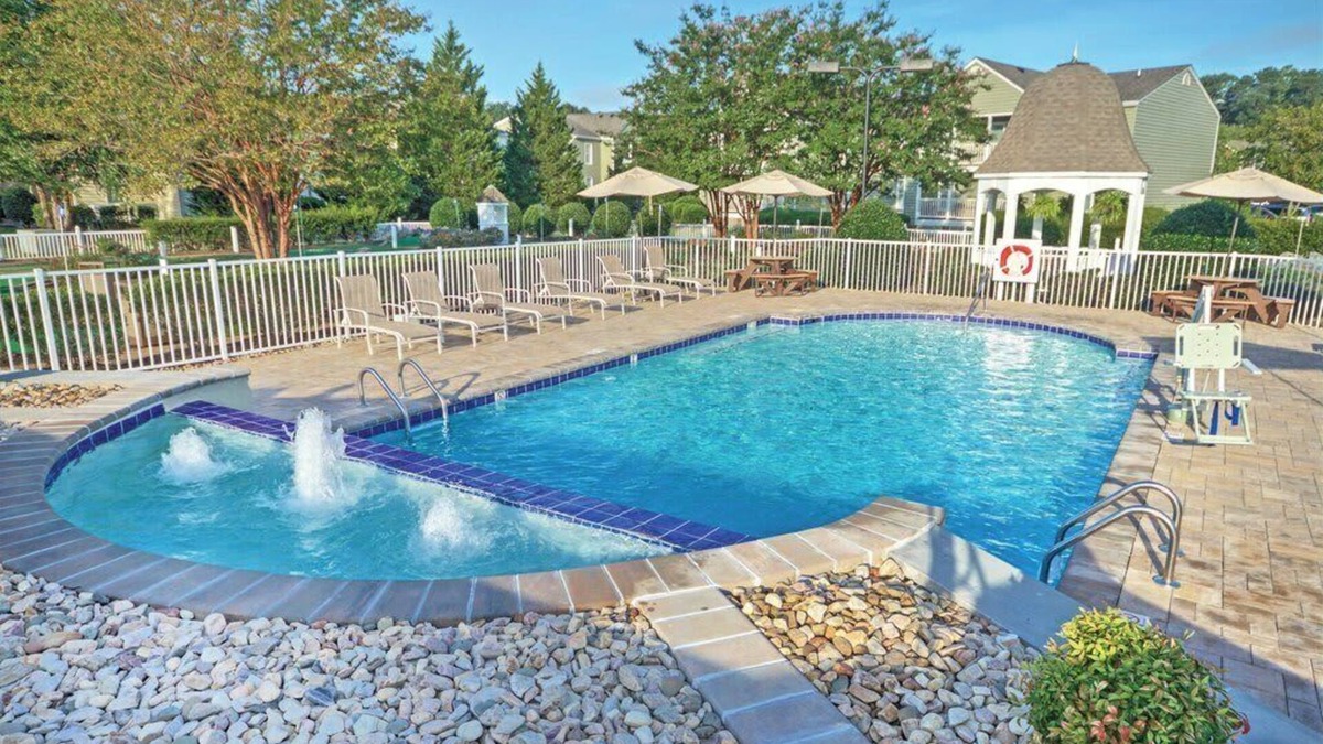 Williamsburg Condo | Wyndham Kingsgate | Two 3BR Suites Sleeps 20!