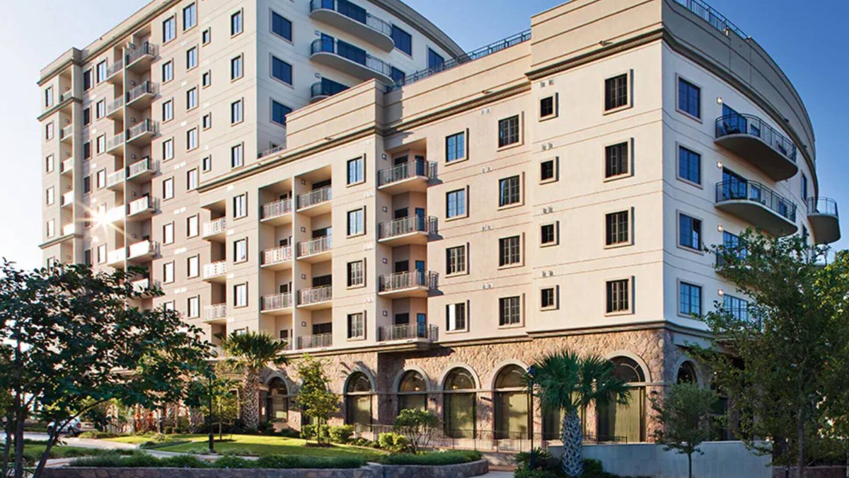 Downtown San Antonio Resort | Wyndham La Cascada 2 bedroom/2 bath unit in Riverwalk in downtown San Antonio