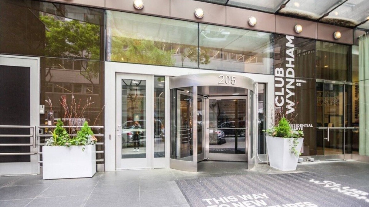 Midtown East Hotel | Wyndham Midtown 45 at New York City - Comfy Studio