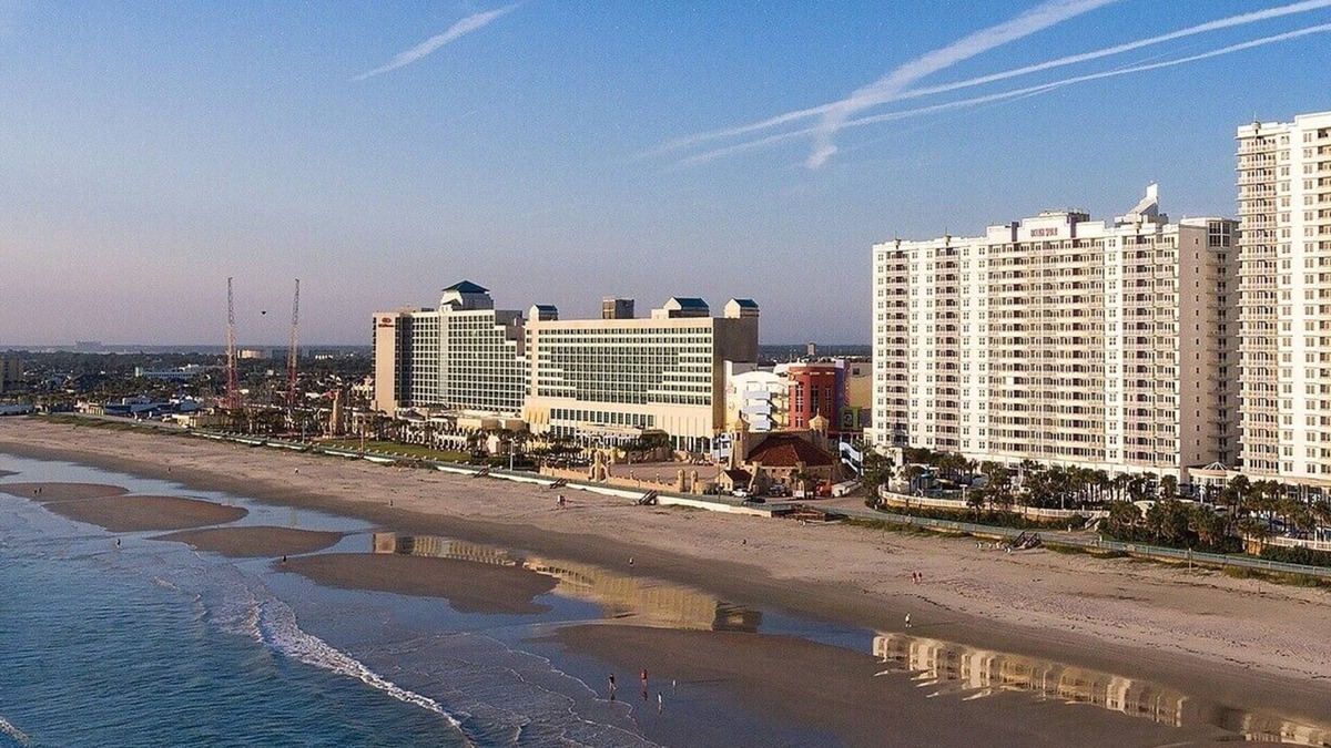 Seabreeze Historic District Resort | Wyndham Ocean Walk - 1 Bedroom Deluxe with a Balcony - Sleeps 4! Beach Resort