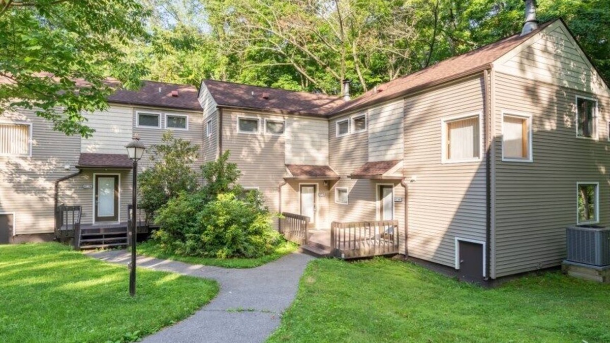 East Stroudsburg Condo | Wyndham Resorts at Shawnee Village - 2 Bedroom Villa
