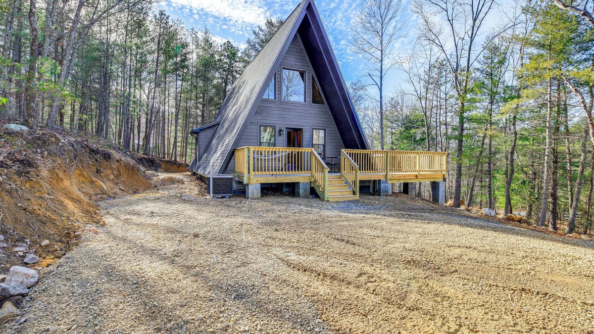 Wytheville Cabin | Wytheville A-Frame Cabin w/Wraparound Deck
