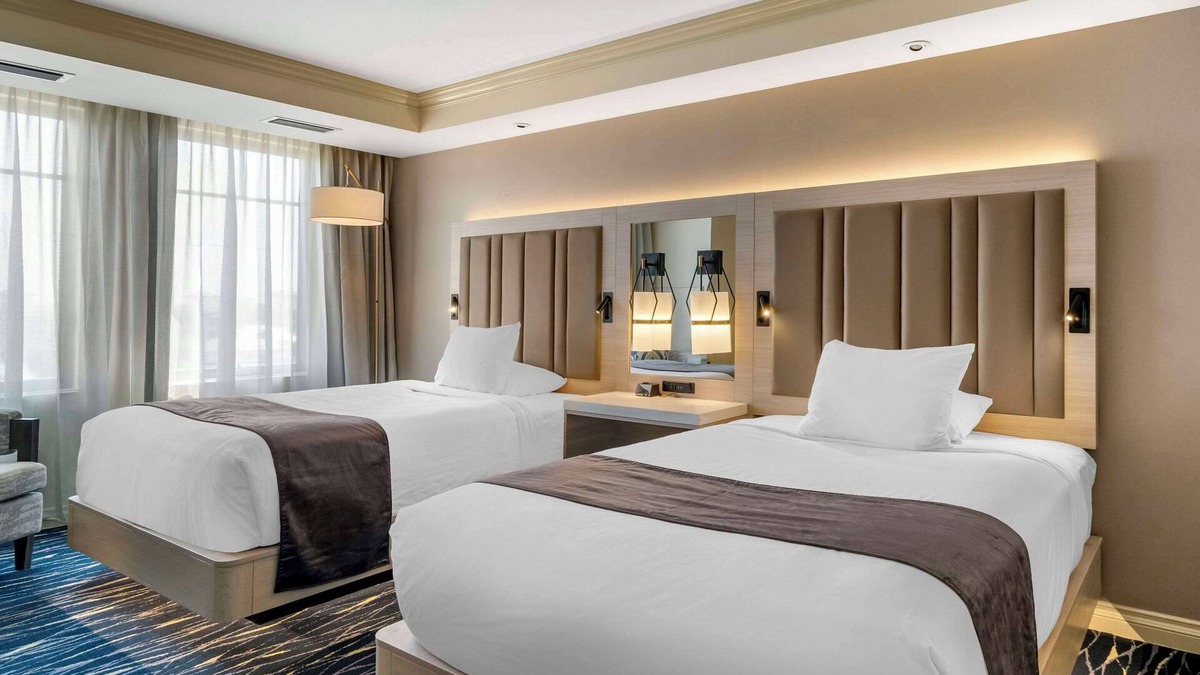 Punta Gorda Hotel | Wyvern Hotel, an Ascend Collection Hotel