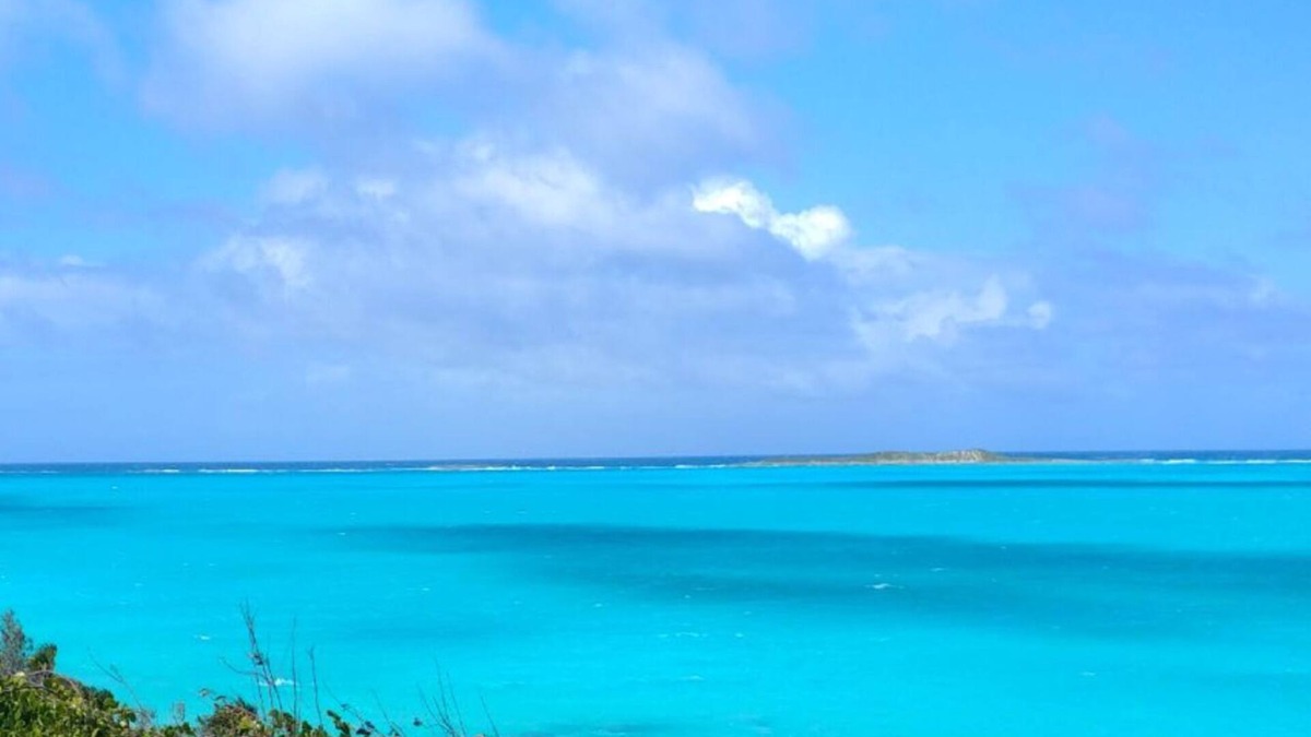 George Town House | Xanadu House.Featured on HGTV's Bahama's Life. A Captivating Caribbean Hideaway.