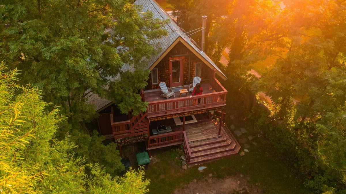 Keene Apartment | Xplorer II - Keene | Modernized Private Apartment in Town | Centrally Located to Major Trailheads