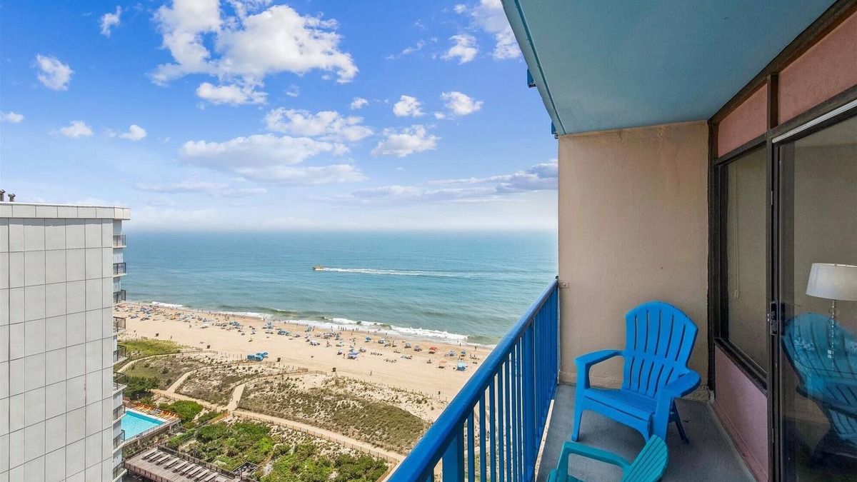 North Ocean City House | XPLORIE ACTIVITIES & LINENS INCLUDED*! This 2BR luxury Capri Townhouse has a spectacular view of the Ocean!
