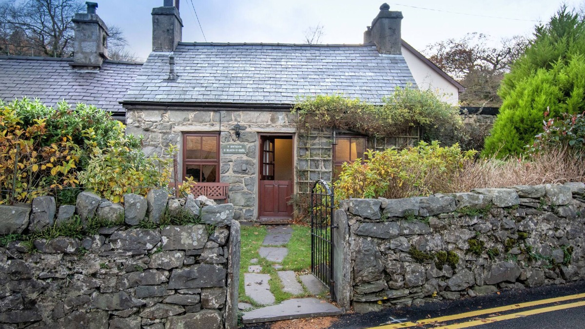 Llanberis Cottage | Y Bwthyn Llanberis - Two Bedroom Cottage, Sleeps 4