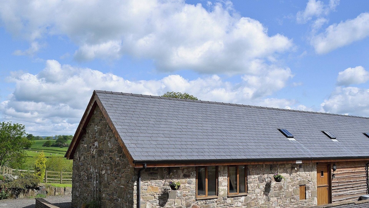 Welshpool Cottage | Y Dderwen at Brynglas Farm
